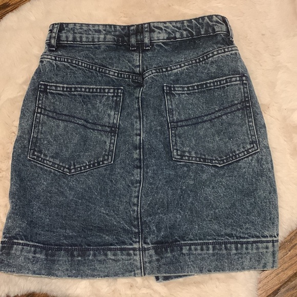 Denim Skirt (cute cutout!) - Picture 2 of 2
